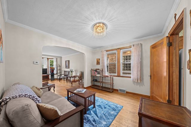2828 N Melvina Avenue, Chicago, IL 60634