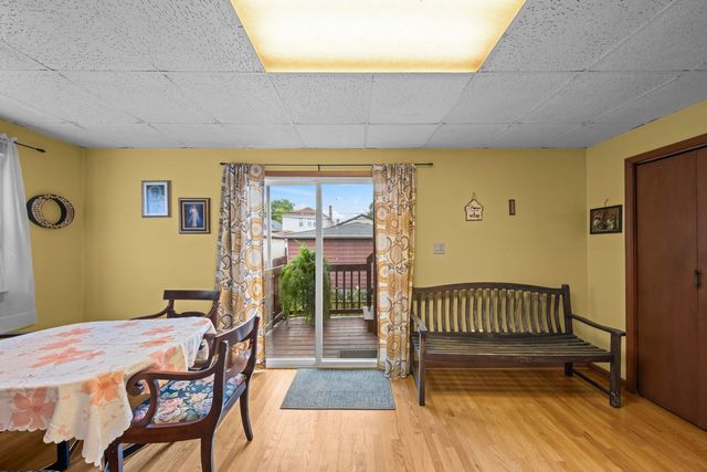 2828 N Melvina Avenue, Chicago, IL 60634