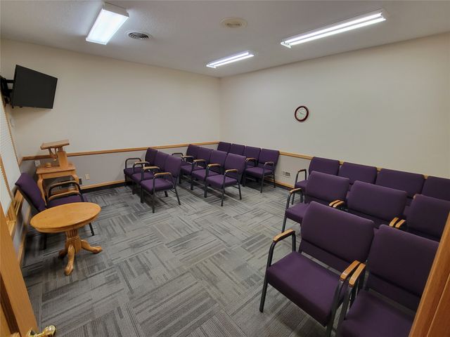 420 E Watrous Avenue, Des Moines, IA 50315