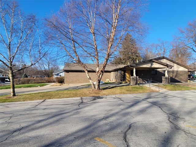 420 E Watrous Avenue, Des Moines, IA 50315