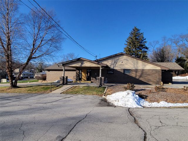 420 E Watrous Avenue, Des Moines, IA 50315
