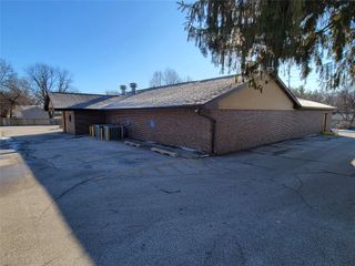 420 E Watrous Avenue, Des Moines, IA 50315