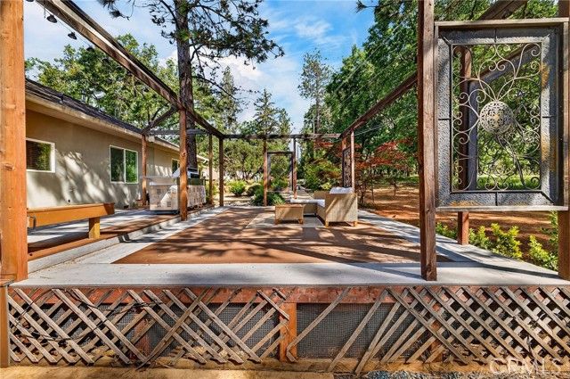 14944 Woodland Park, Forest Ranch, CA 95942