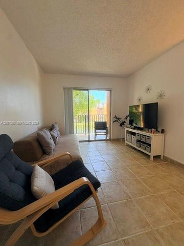 4717 NW 7th Street 30610, Miami, FL 33126