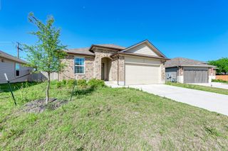 303 Abbey LN, Lockhart, TX 78644