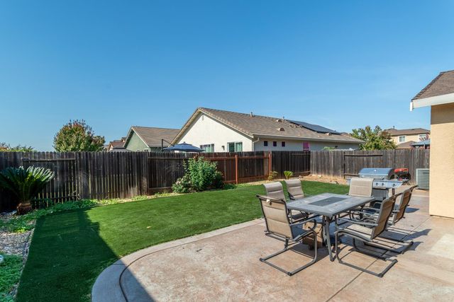 3815 Lee Brook Way, Sacramento, CA 95838
