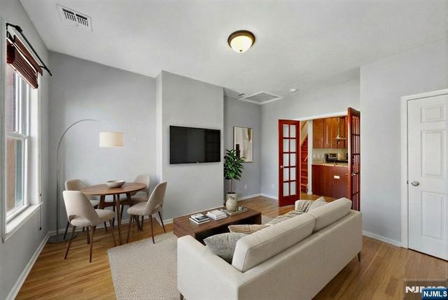 364 New York Avenue 3, Jersey City, NJ 07307