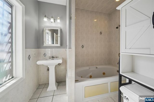 364 New York Avenue 3, Jersey City, NJ 07307