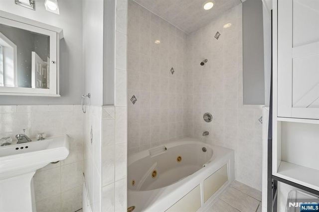 364 New York Avenue 3, Jersey City, NJ 07307