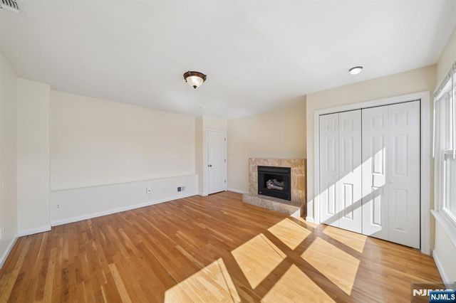 364 New York Avenue 3, Jersey City, NJ 07307