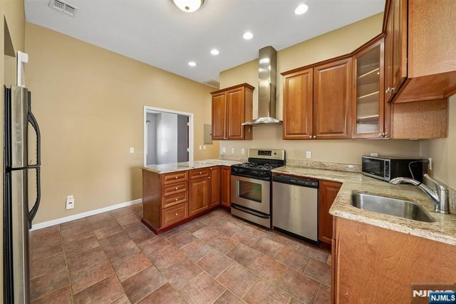 364 New York Avenue 3, Jersey City, NJ 07307