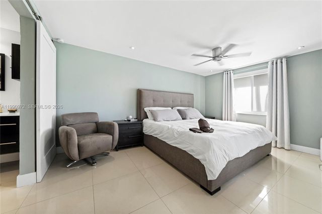 217 E Acre Dr, Plantation, FL 33317