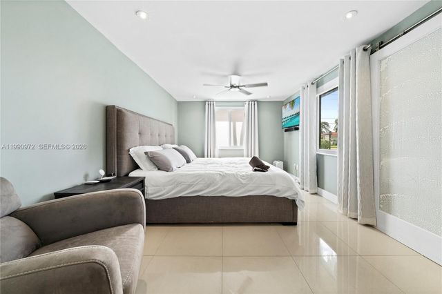 217 E Acre Dr, Plantation, FL 33317