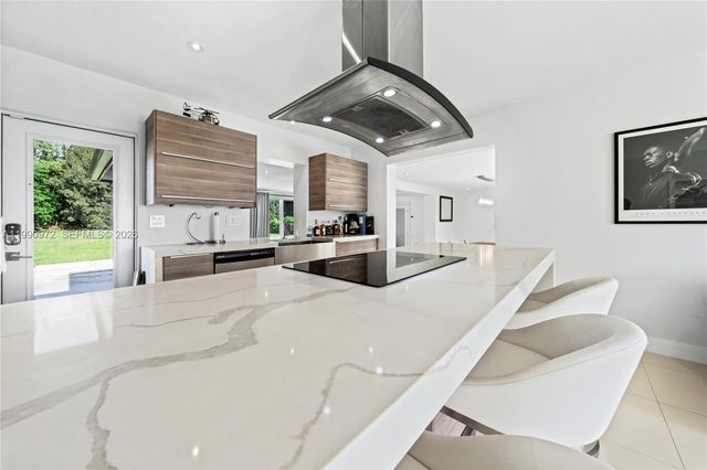 217 E Acre Dr, Plantation, FL 33317