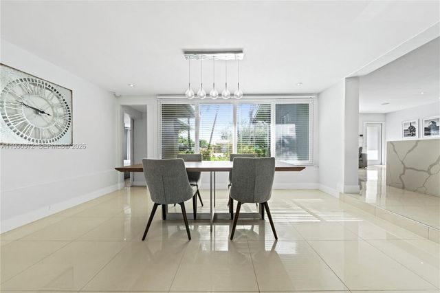 217 E Acre Dr, Plantation, FL 33317