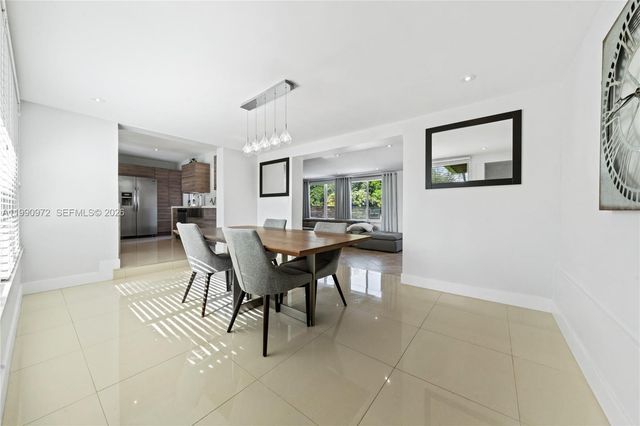 217 E Acre Dr, Plantation, FL 33317