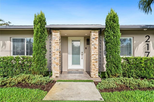 217 E Acre Dr, Plantation, FL 33317