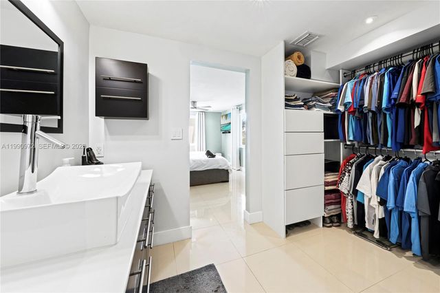 217 E Acre Dr, Plantation, FL 33317