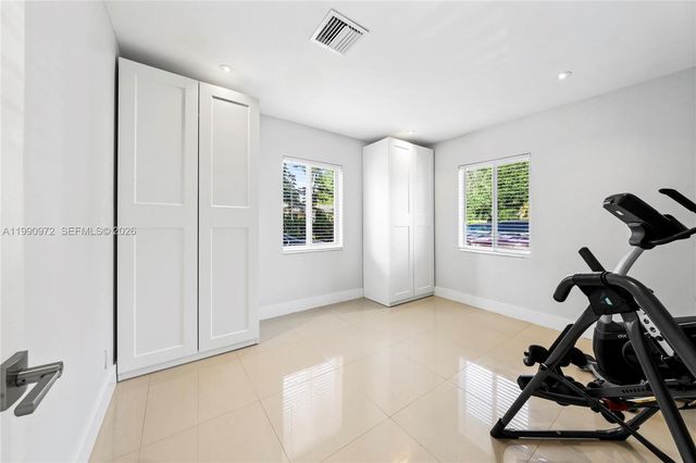 217 E Acre Dr, Plantation, FL 33317