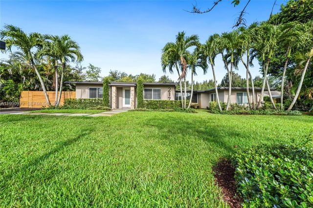 217 E Acre Dr, Plantation, FL 33317