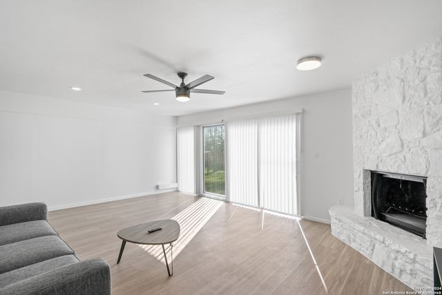 806 NORTHSTAR DR, San Antonio, TX 78216