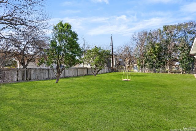 806 NORTHSTAR DR, San Antonio, TX 78216