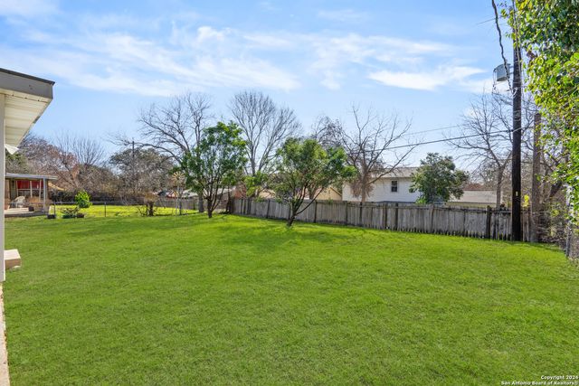 806 NORTHSTAR DR, San Antonio, TX 78216