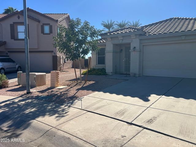 15481 W CAMERON Circle, Surprise, AZ 85379