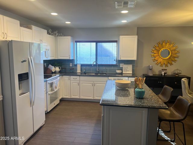 15481 W CAMERON Circle, Surprise, AZ 85379