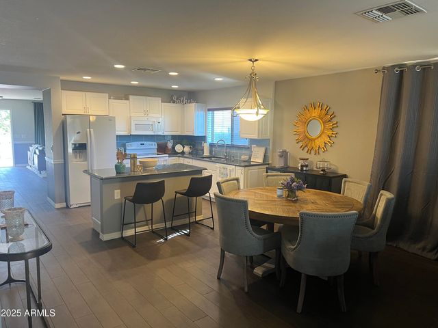 15481 W CAMERON Circle, Surprise, AZ 85379