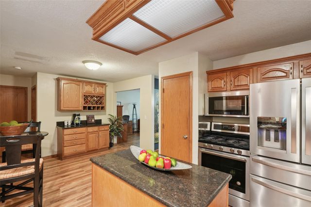 1824 NW 90th Street, Clive, IA 50325