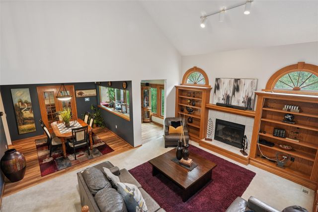 1824 NW 90th Street, Clive, IA 50325