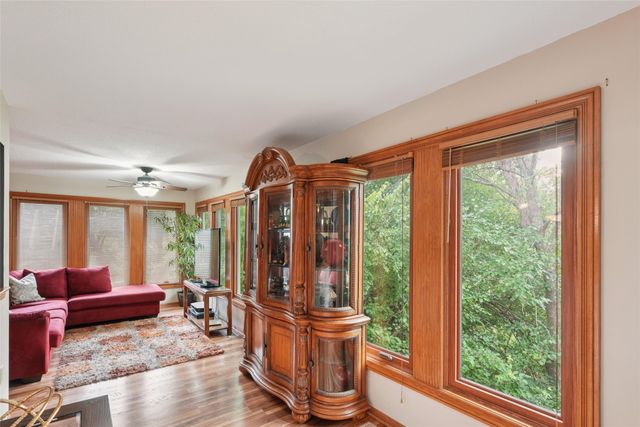 1824 NW 90th Street, Clive, IA 50325