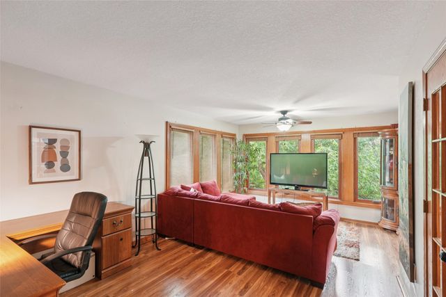 1824 NW 90th Street, Clive, IA 50325