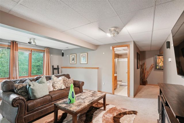 1824 NW 90th Street, Clive, IA 50325