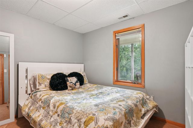 1824 NW 90th Street, Clive, IA 50325