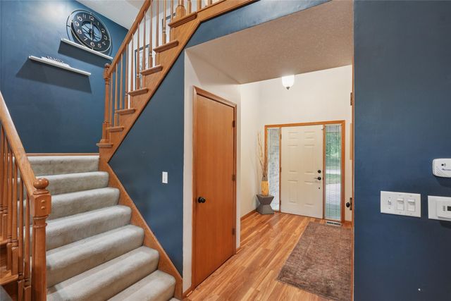 1824 NW 90th Street, Clive, IA 50325