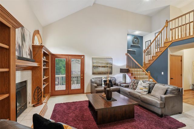 1824 NW 90th Street, Clive, IA 50325