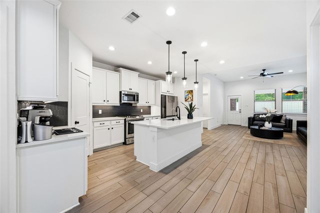 10636 Wild Chives, Conroe, TX 77385