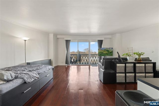 2000 Linwood Avenue 6E, Fort Lee, NJ 07024