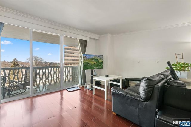 2000 Linwood Avenue 6E, Fort Lee, NJ 07024