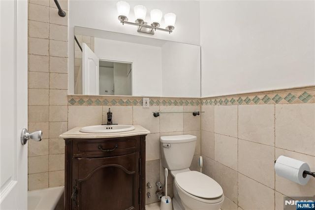 2000 Linwood Avenue 6E, Fort Lee, NJ 07024