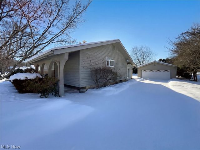 28095 Bassett Road, Westlake, OH 44145