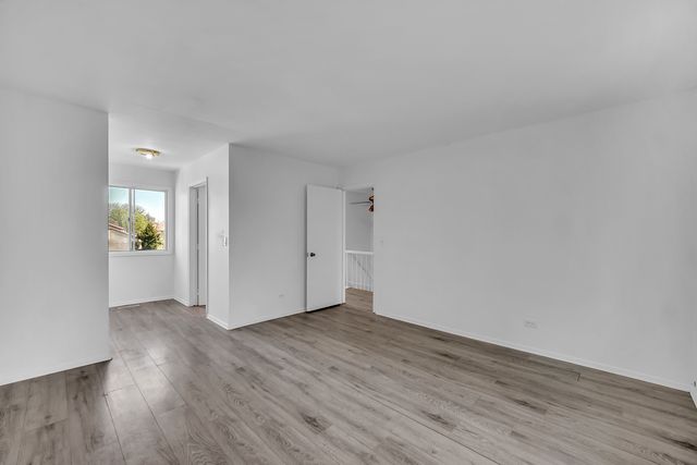 526 Alton Court, Carol Stream, IL 60188