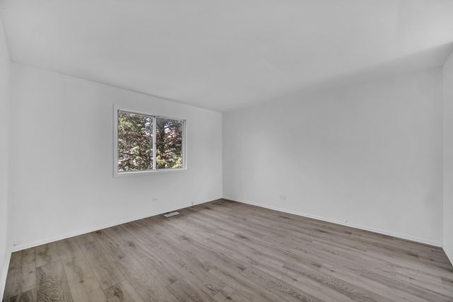 526 Alton Court, Carol Stream, IL 60188