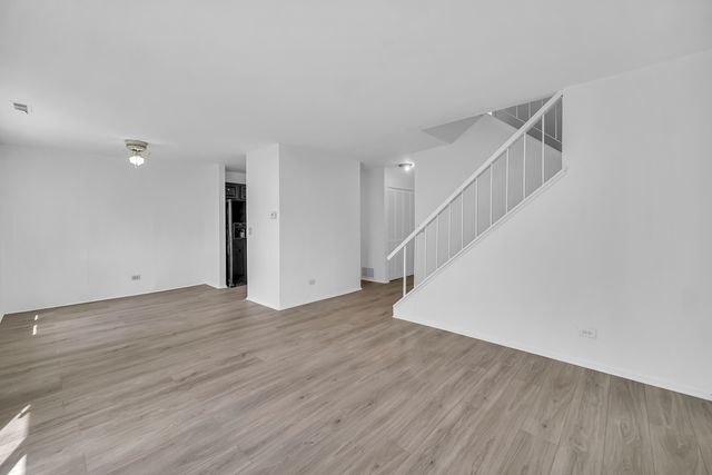 526 Alton Court, Carol Stream, IL 60188