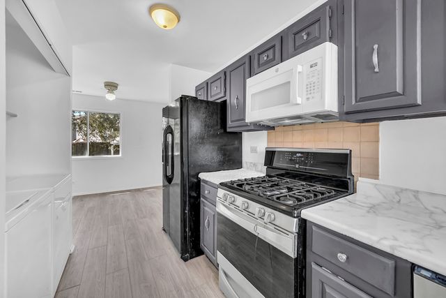 526 Alton Court, Carol Stream, IL 60188