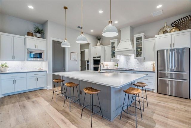 1144 Bunker Ranch BLVD, Dripping Springs, TX 78620
