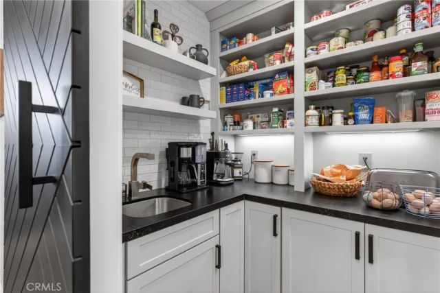 8064 Gopher Gulch, Riverside, CA 92506