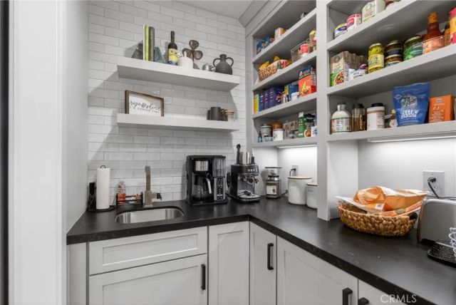 8064 Gopher Gulch, Riverside, CA 92506